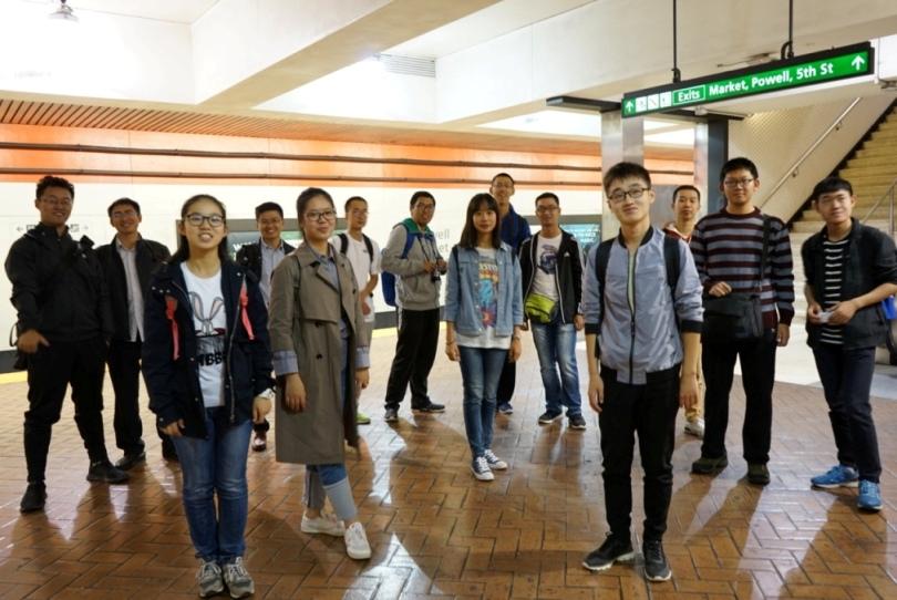 在旧金山会和的腐漫画
游学队伍空间和遥感地信分队.jpg